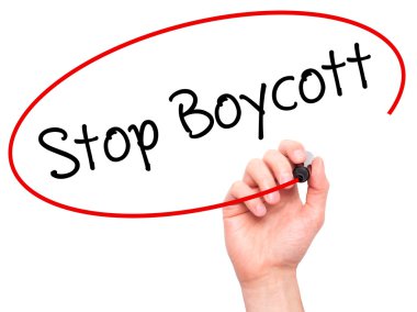 Adam el ile siyah kalemi görsel dağ eteğindeki taş yığını üzerinde yazma durdurmak boykot