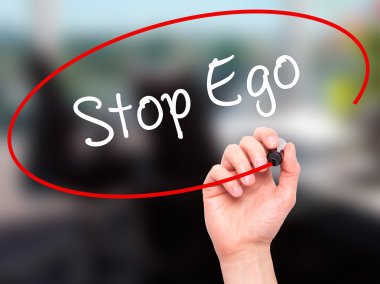 Adam el yazma durdurmak Ego ile siyah kalemi görsel ekranda
