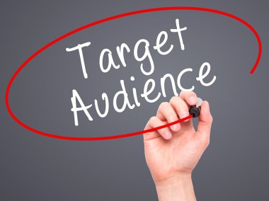 Adam el hedef kitle ile siyah kalemi görsel scr yazma.