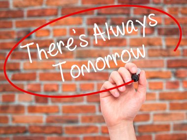 Her zaman yarın v üzerinde siyah kalemi ile 's yazmaya adam el