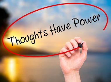 Görsel üzerinde siyah kalemi ile güç adam el yazma düşünceleri vardır