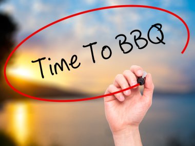 Adam el saat-Barbekü ile siyah kalemi görsel ekranda yazma.