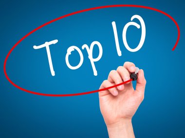 Adam el Top 10 siyah kalemi ile görsel ekranda yazma.