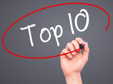 Adam el Top 10 siyah kalemi ile görsel ekranda yazma.