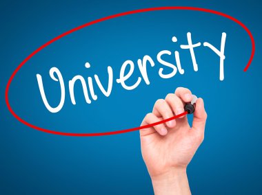 Adam el Üniversitesi ile siyah kalemi görsel ekranda yazma.