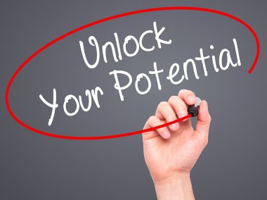 Adam el unlock Your Potential siyah kalemi ile Görs üzerinde yazma