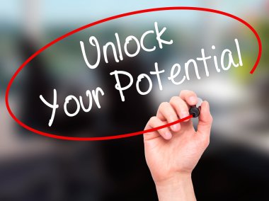 Adam el unlock Your Potential siyah kalemi ile Görs üzerinde yazma