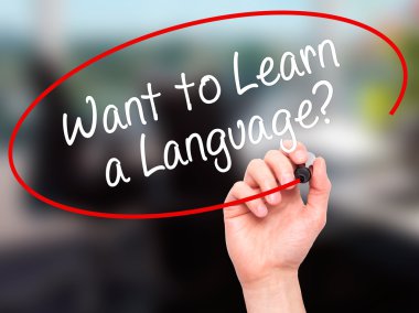 Adam el yazma bir dil öğrenmek istiyorum? üzerinde siyah kalemi ile 