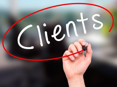 Adam el istemcileri ile siyah kalemi görsel ekranda yazma.