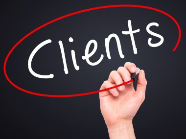 Adam el istemcileri ile siyah kalemi görsel ekranda yazma.