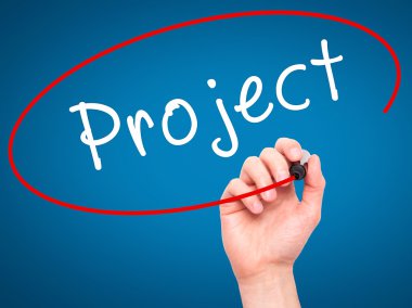 Adam el yazma projesi ile siyah kalemi görsel ekranda