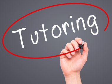 Adam el ders görsel ekranda siyah kalemi ile yazma