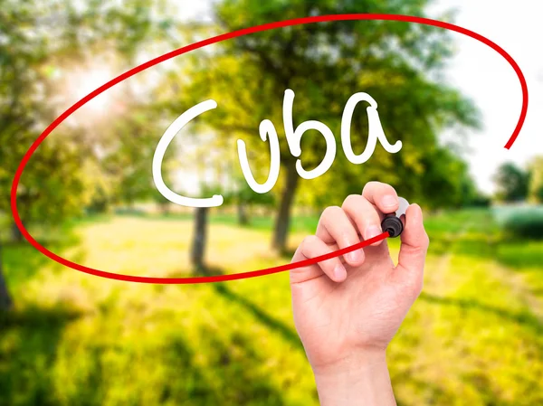 Mann Handschrift Kuba mit schwarzem Marker auf visuellem Bildschirm — Stockfoto