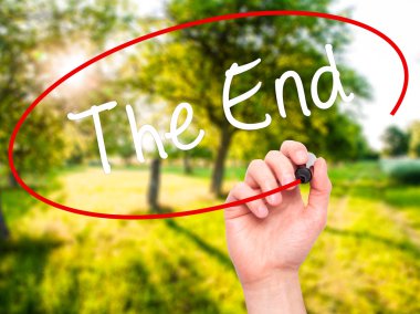 Adam el End siyah kalemi ile görsel ekranda yazma.