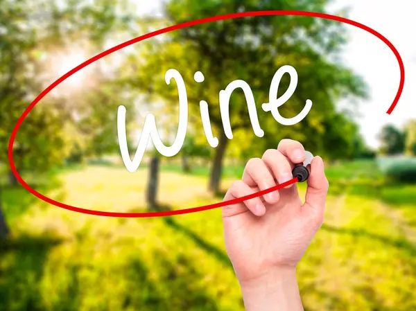 Man Hand writing Wine  with black marker on visual screen — Stock Photo, Image