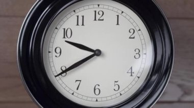 Duvardaki saat. Timelapse