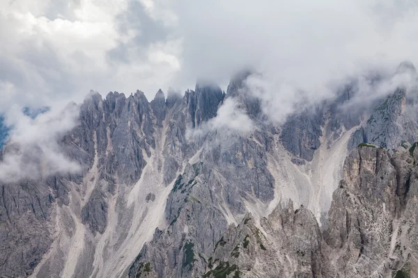 Dolomitas Alpes na Itália. Bela vista das montanhas . — Fotografia de Stock