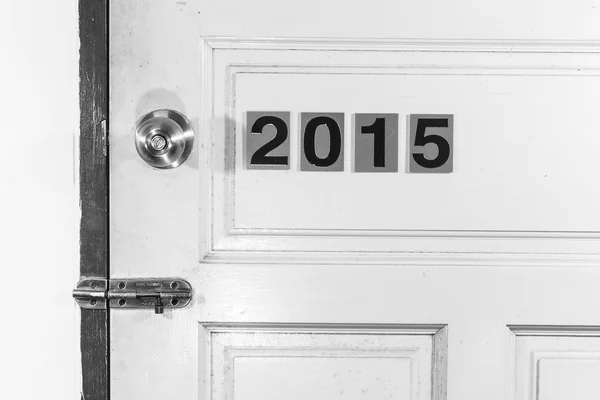 Open the old 2014 door to new life in 2015 — Stock Photo, Image