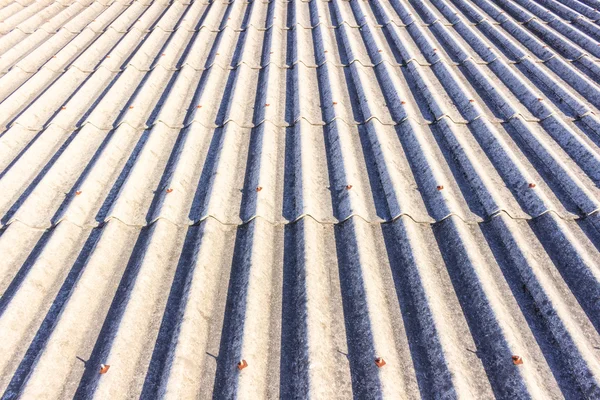 Detalle de cerca de la textura de azulejos de techo antiguo —  Fotos de Stock