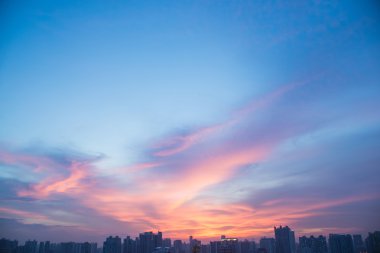 gece ve guangzhou şehir manzarası, alev bulut