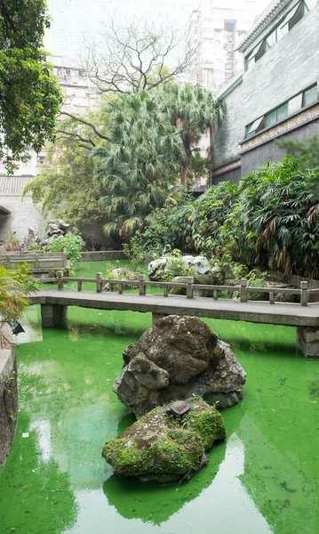 Старый китайский сад — стоковое фото