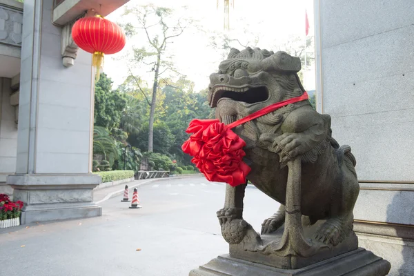 Estilo tradicional chino piedra león escultura —  Fotos de Stock