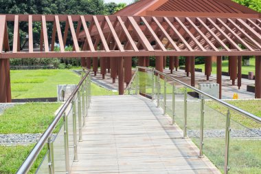 ahşap koridor yapısı