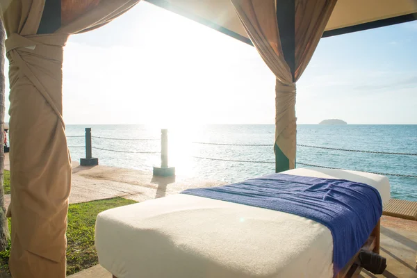 plajda masajlı yatak