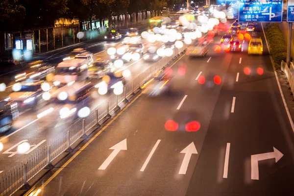 Doppia esposizione del traffico notturno — Foto Stock