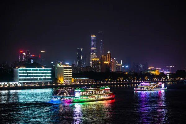 Guangzhou Cbd budov a Perlové řeky noční zobrazení — Stock fotografie