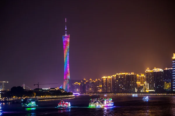 広州タワーと珠江の夜景 ストック画像