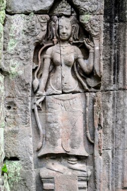 ayağı üzerine geleneksel oyma