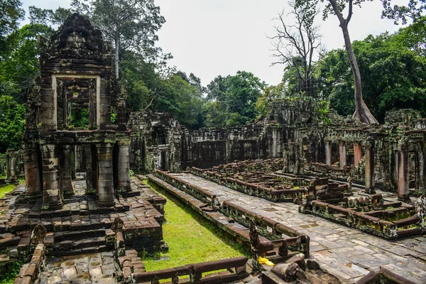 Angkor wat ruïnes — Stockfoto