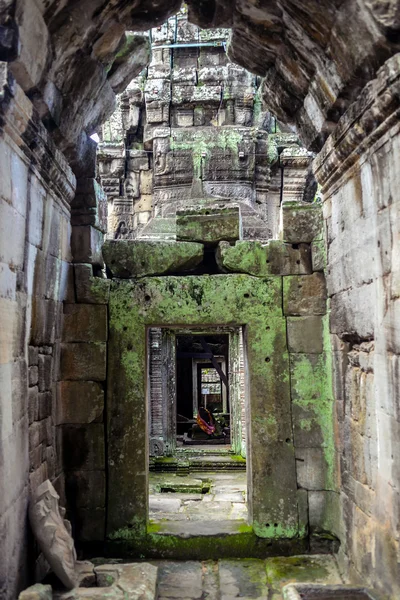 Reliquia del templo en el área de Angkor Wat — Foto de Stock
