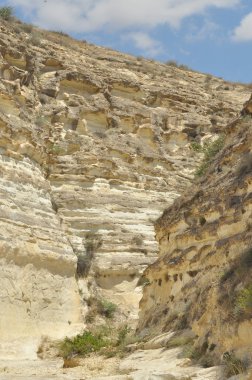 Dik duvarlar ile geçit. Güney Doğu Türkiye. Eğlence ve Turizm. Dağa tırmanma