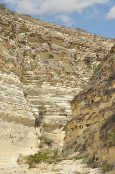 Dik duvarlar ile geçit. Güney Doğu Türkiye. Eğlence ve Turizm. Dağa tırmanma