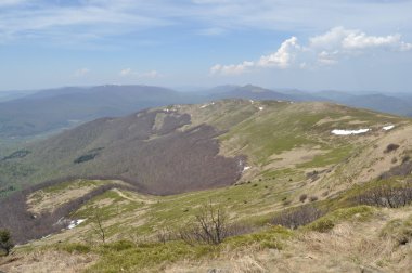 Dağlar. Bieszczady Milli Parkı. Mera ve sırtlar.