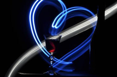 New Year's Eve şampanya. Fajerwerek fişekleri. Yılbaşı selamlar. Mutluluk ve eğlenceli.