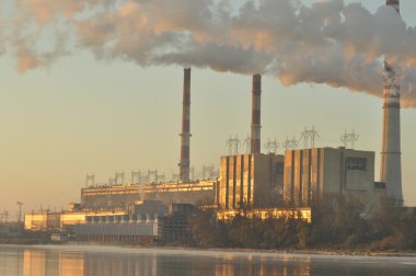 Güç ışıkları. Bacaları duman başlatılması. Maçunalar, elektron genişletme. Isı üretimi. Türkiye fabrika.