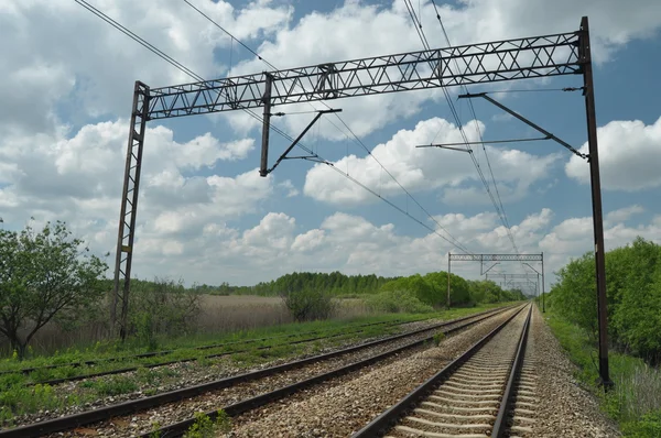 Parça, Elektrikli çekiş, raylar