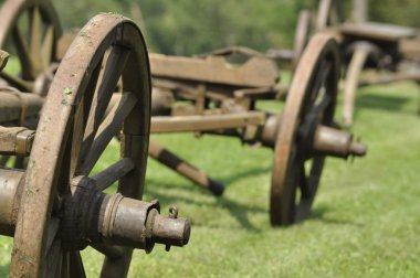 Ahşap tekerlekli araba. Müze, yenilenmiş anıt