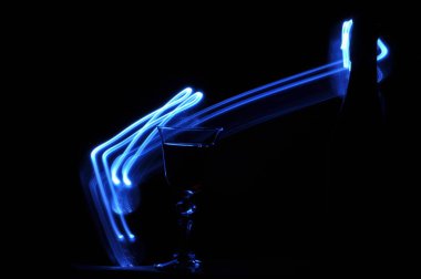 New Year's Eve şampanya. Fajerwerek fişekleri. Yılbaşı selamlar. Mutluluk ve eğlenceli.