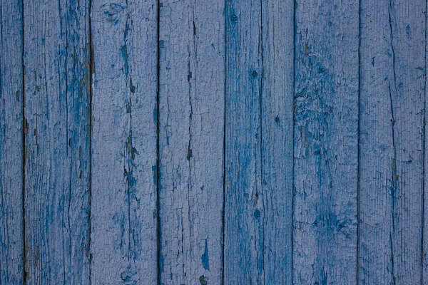 古い青の塗装板から木の背景に剥離塗料 — ストック写真