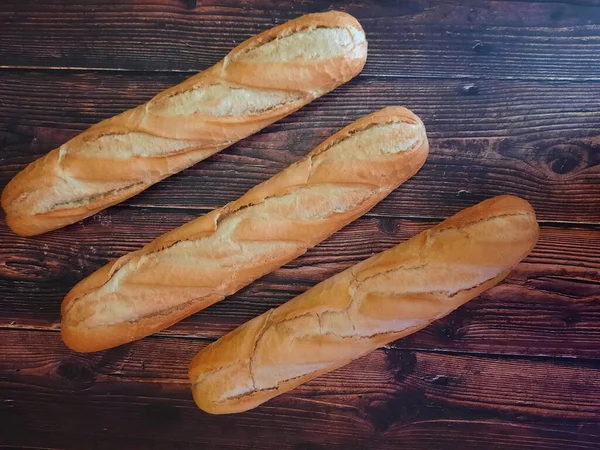 Taze pişmiş somunlar, ev yapımı ekmek.