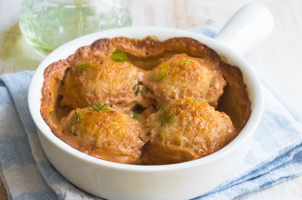 Gehaktballen gekookt in tomatensaus — Stockfoto