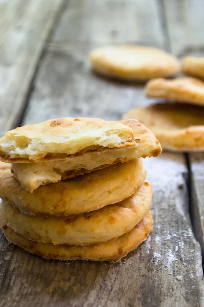 Hausgemachte Plätzchen. Fotos auf einem hölzernen Hintergrund — Stockfoto