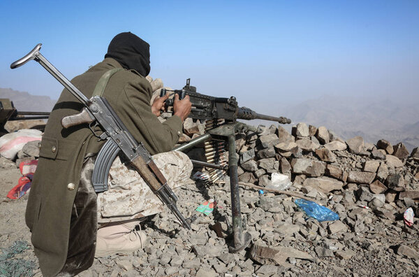 Taiz _ Yemen _ 07 Feb 2017 : Soldier fighting in the ranks of the legitimate army against Al-Houthi militia in the West of Taiz City