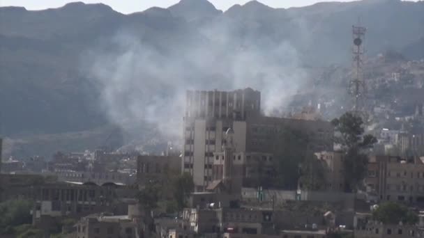 Taiz Υεμένη Nov 2016 Κοχύλια Αποβίβασαν Πολιτοφυλακή Houthi Σπίτια Ανθρώπων — Αρχείο Βίντεο