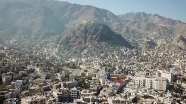 Taiz Yemen - 09 Ekim 2017: Üst üste altı yıldır savaşan Yemen 'in Taiz kenti