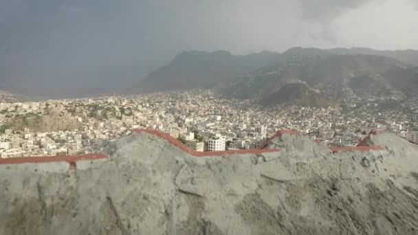 Taiz Stad Jemen Die Het Historische Kasteel Alqahera Dat Een — Stockvideo